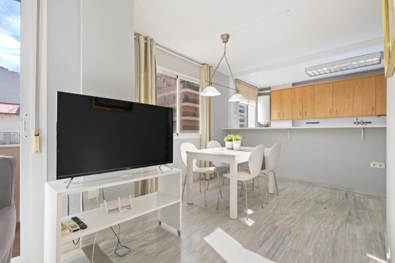 Apartamento En Calle Cuarteles De Dos Habitaciones Malaga Bagian luar foto