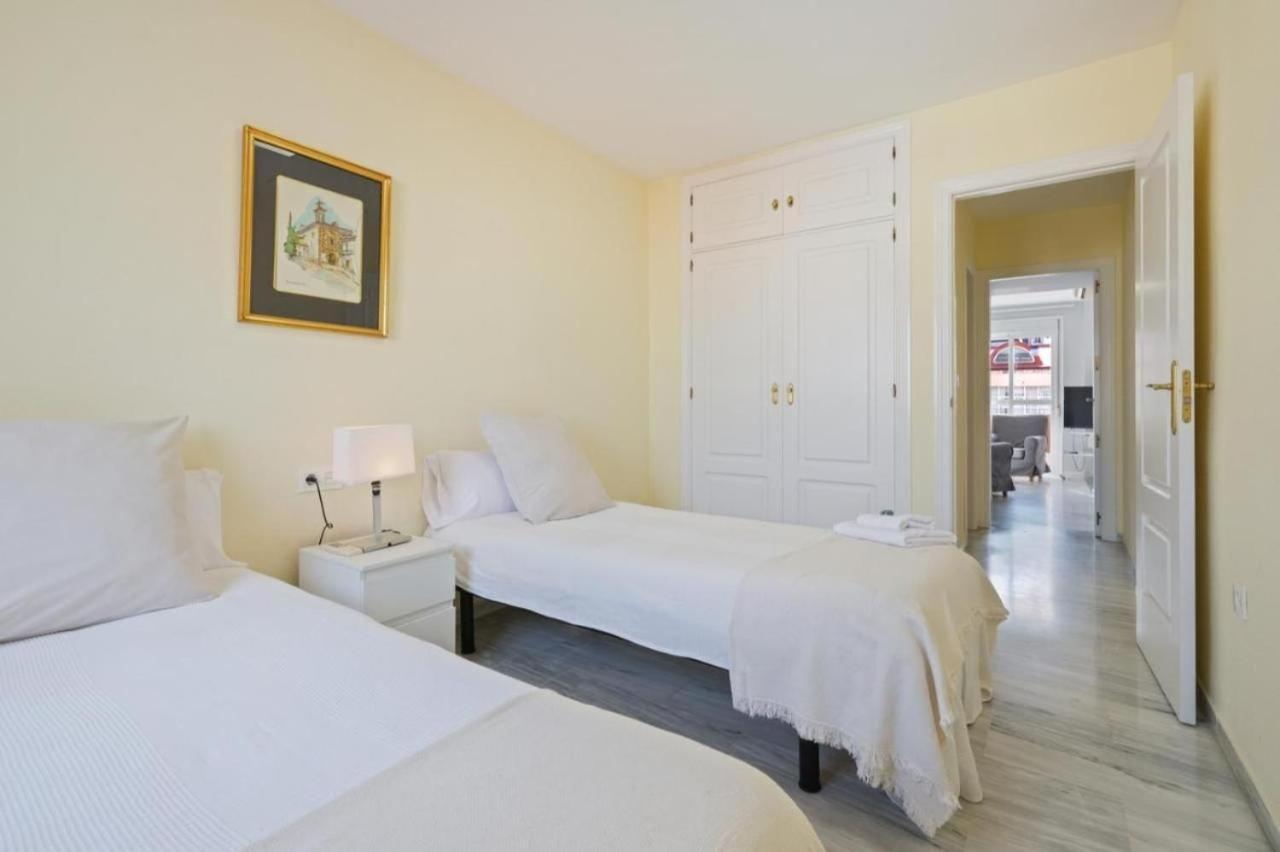 Apartamento En Calle Cuarteles De Dos Habitaciones Malaga Bagian luar foto