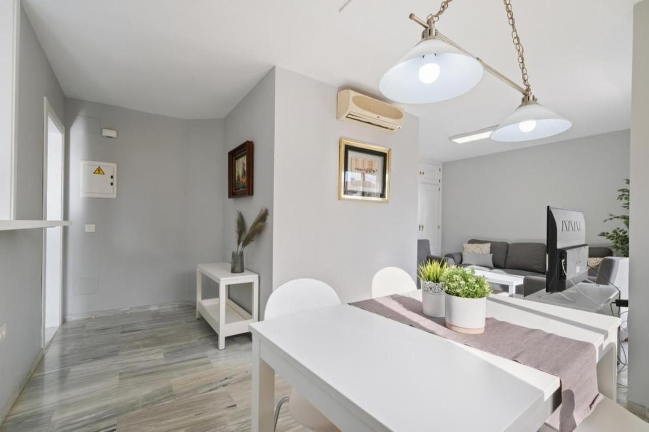 Apartamento En Calle Cuarteles De Dos Habitaciones Malaga Bagian luar foto