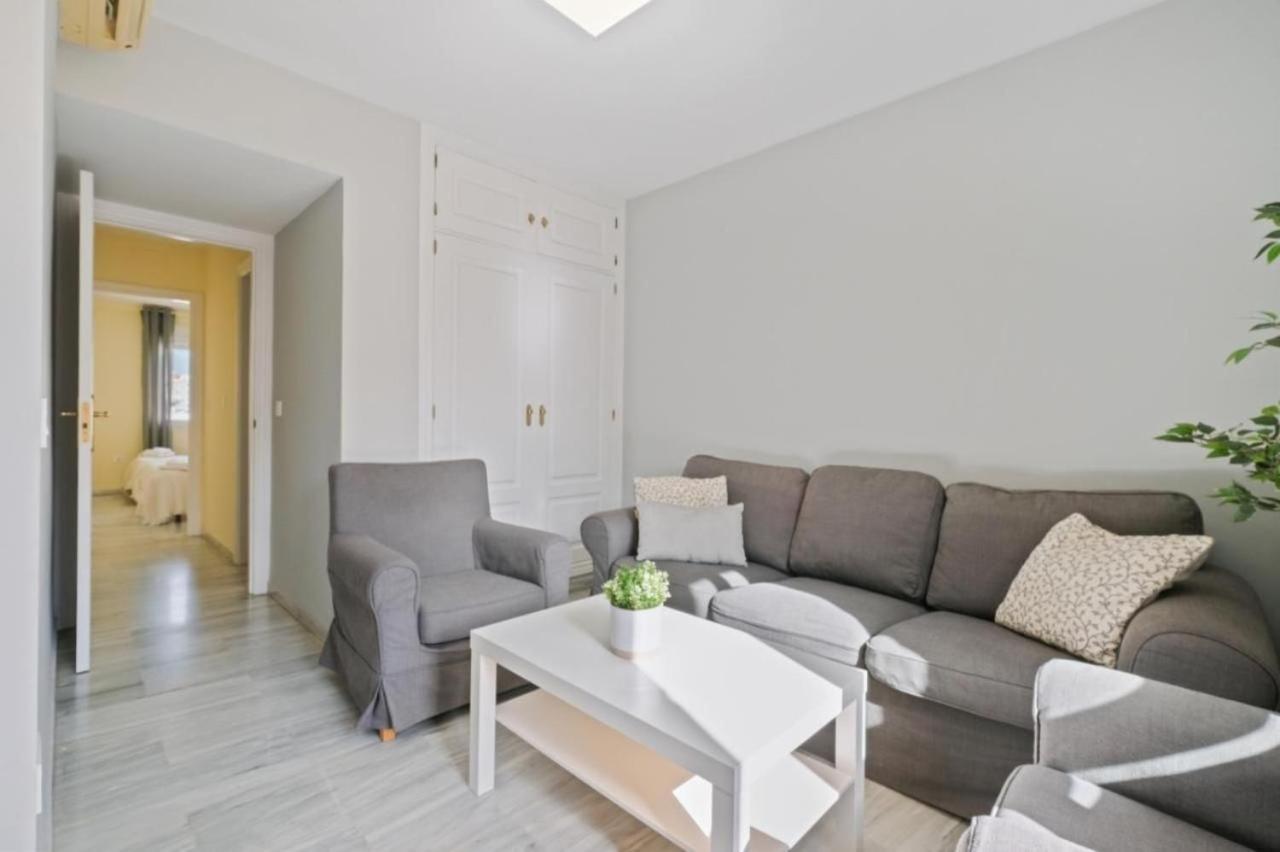 Apartamento En Calle Cuarteles De Dos Habitaciones Malaga Bagian luar foto