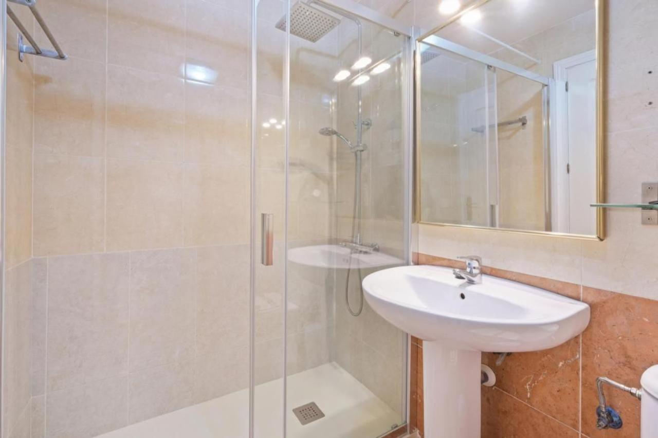 Apartamento En Calle Cuarteles De Dos Habitaciones Malaga Bagian luar foto